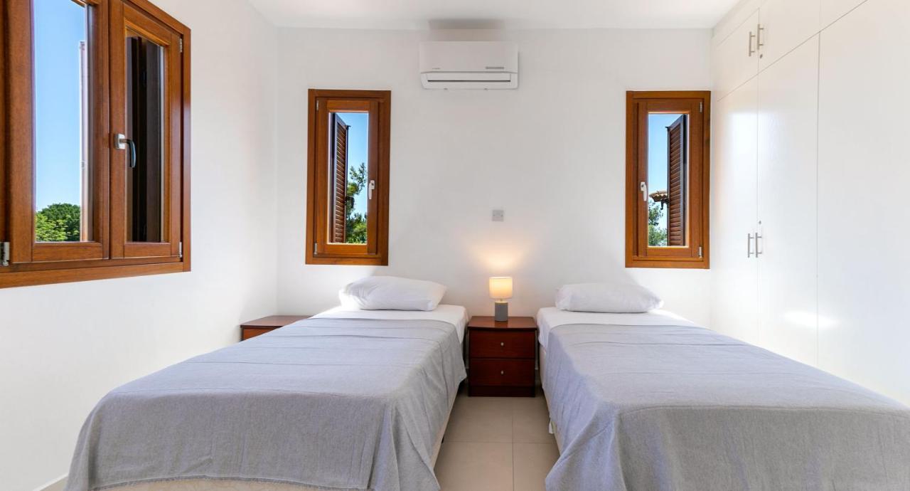 Modern Apartment Nz11 Large Balconies With Sea And Mountain Views Kouklia Luaran gambar